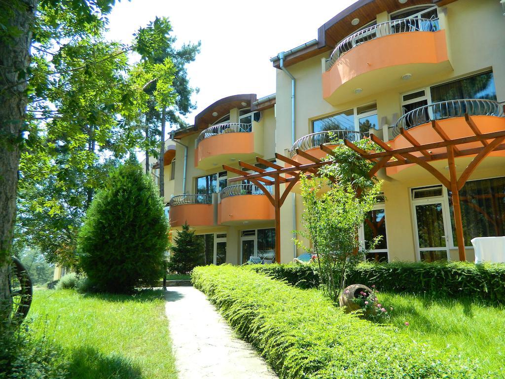 Family Hotel Privileg Солнечный берег Экстерьер фото