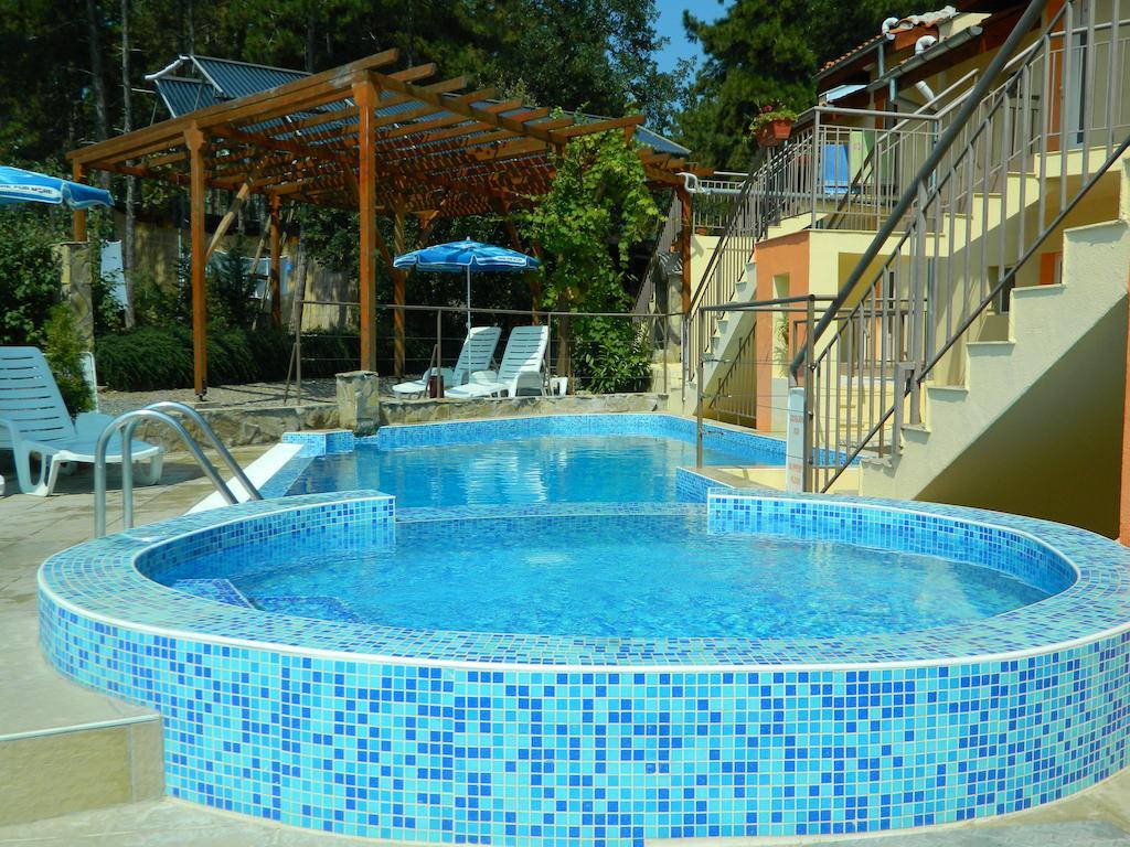 Family Hotel Privileg Солнечный берег Экстерьер фото