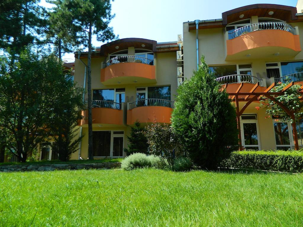 Family Hotel Privileg Солнечный берег Экстерьер фото