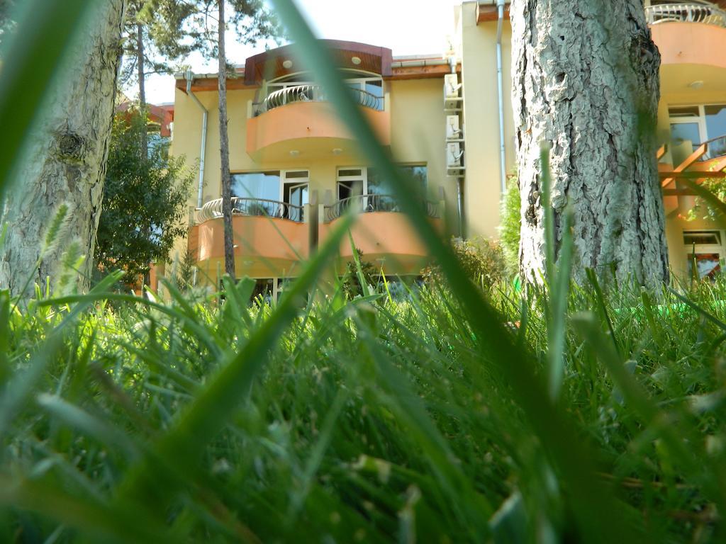 Family Hotel Privileg Солнечный берег Экстерьер фото